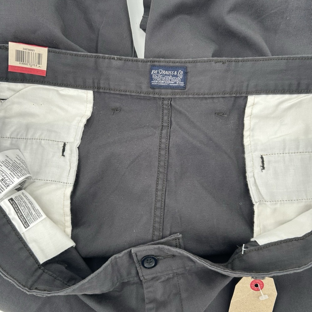 Levis Carrier Cargo Shorts Mens 46x10 Gray Utility Snap Pocket Hiking Travel NWT - Picture 8 of 13